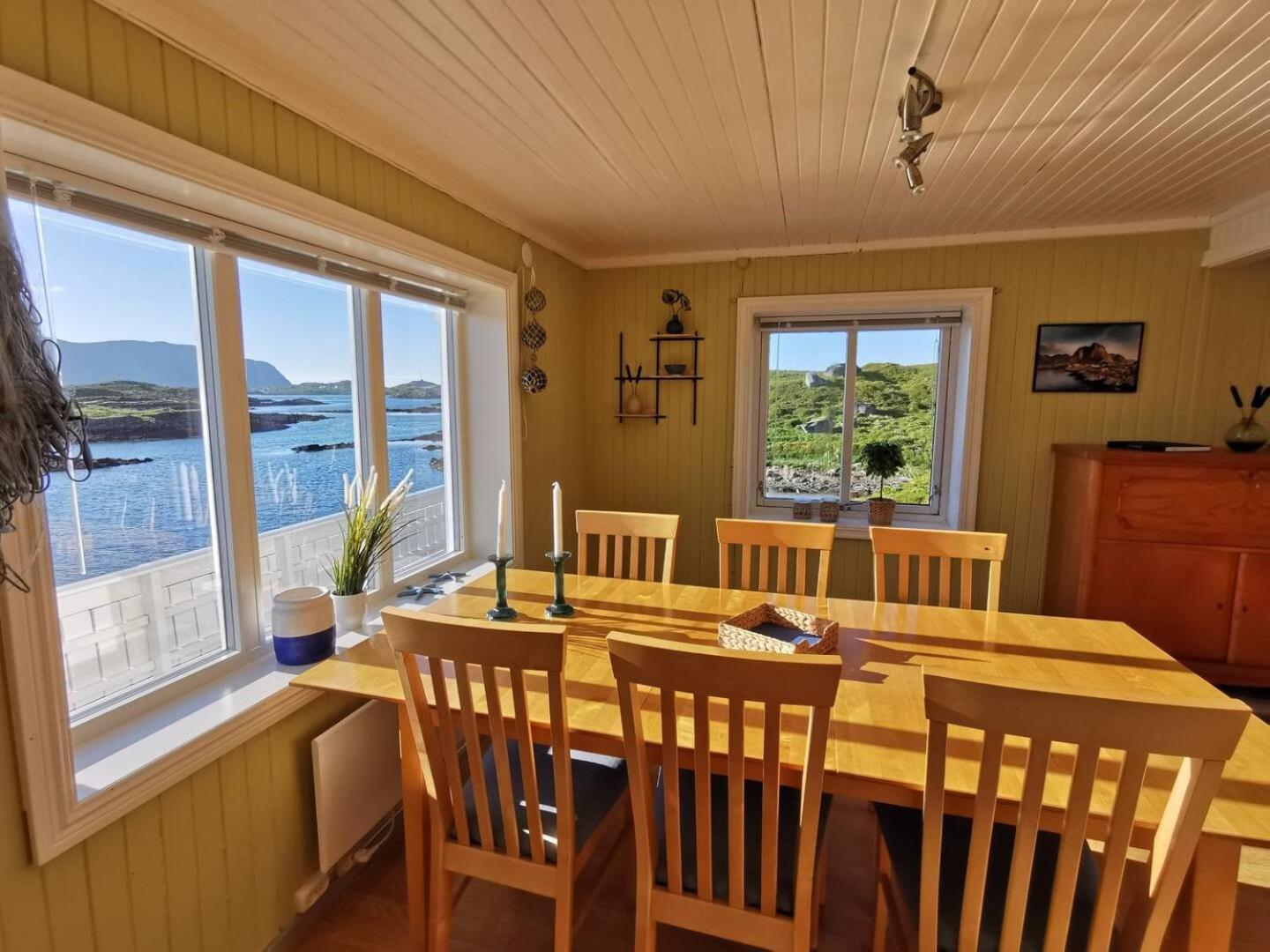 Panoramic Seaview House By The Sea *